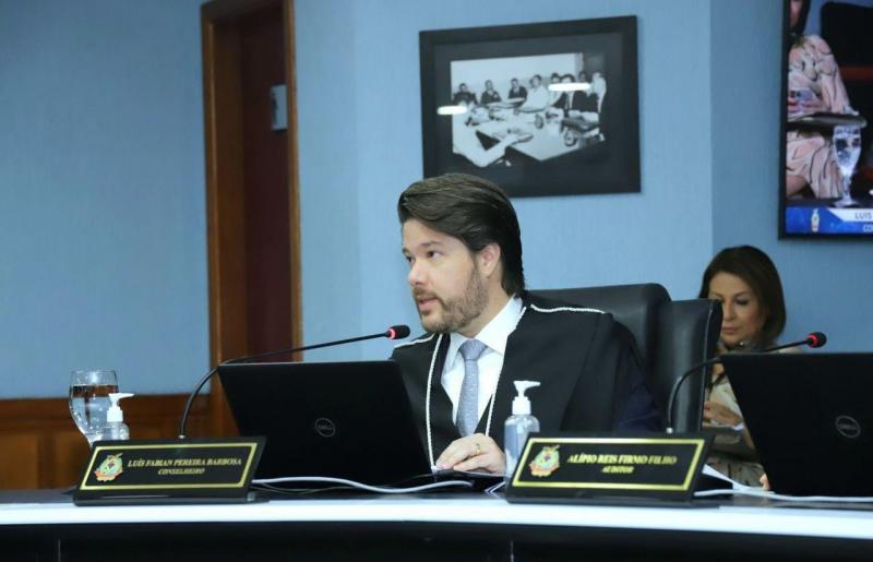 Conselheiro Luis Fabian suspende licitação da Prefeitura de Manaus por indícios de irregularidades