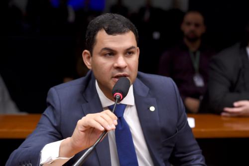 Projeto de Lei de Saullo Vianna assegura descontos de mínimo de 80% sobre tarifas de transporte público a acompanhantes de pessoas com deficiência