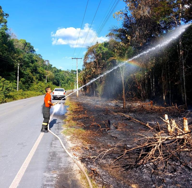 Corpo de Bombeiros combate 23 incêndios em áreas de vegetação na capital, nas últimas 48 horas