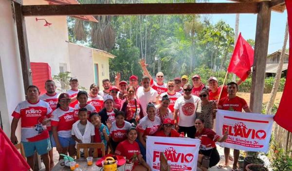 Flávio e Elci apresentam propostas para fortalecer o Garantido aos sócio em Barreirinha