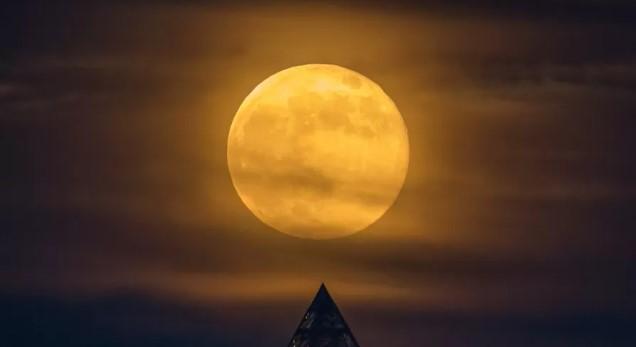Olhe para o céu! Hoje é dia de Superlua Azul; saiba como observar