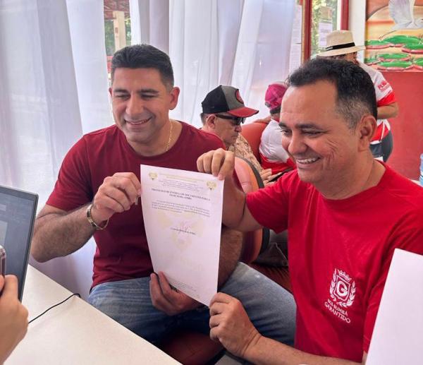 Flávio Farias e Elci Simões registram, oficialmente, candidatura a presidência do Garantido