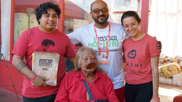 ‘Amazônia Viva’: Instituto Ajuri promove live cultural com dezenas de atrações em parceria com a URIHI, associação Yanomami ‘Amazônia Viva’: Instituto Ajuri promove live cultural com dezenas de atrações em parceria com a URIHI, associação Yanomami