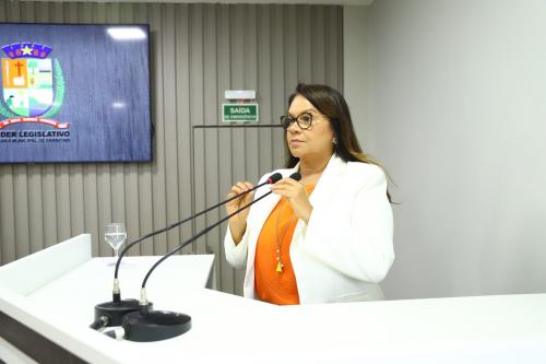 Vereadora Márcia Baranda propõe reforço na equipe de médicos pediatras em Parintins