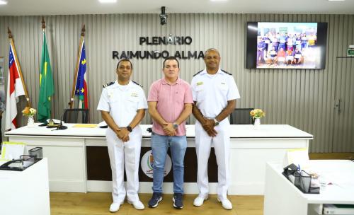 Massilon participa da entrega dos certificados à formandos do curso especial para tripulação de embarcações