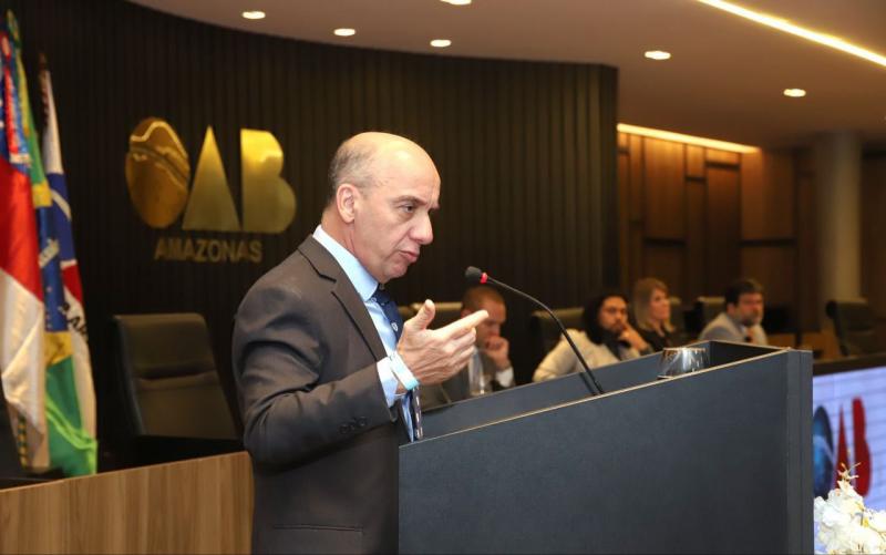 Presidente do TCE-AM palestra em congresso de direito tributário na OAB Amazonas
