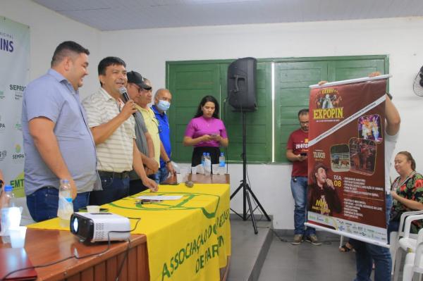 Terceiro maior evento de Parintins: 37ª Expopin é lançada e terá abertura com show do cantor Mano Walter