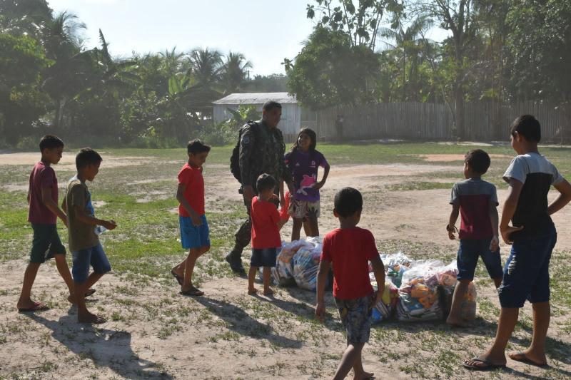 Governo do Amazonas atua no apoio logístico da ajuda humanitária para comunidades ribeirinhas de Alvarães