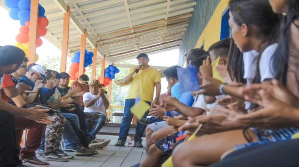 Visionário Bi Garcia inaugura mais escolas para 80 alunos na zona rural, marcando 171 anos de Parintins