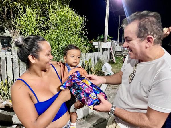Massilon participa das festividades do Dia da Criança, no bairro da União e no Residencial Parintins