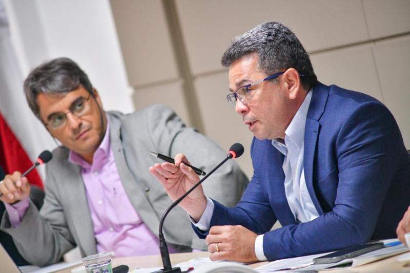 Governo do Amazonas garante recursos federais para controlar incêndios florestais e desmatamento até 2026