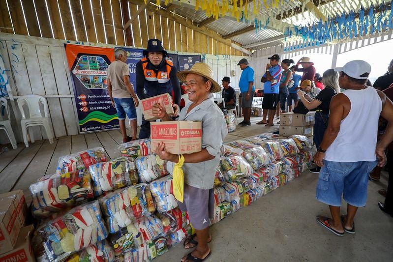 Governo do Amazonas envia mais de 500 toneladas de alimentos  para comunidades isoladas pela estiagem