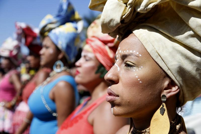 Mulheres concentram 60% de casos de racismo pela internet no Brasil