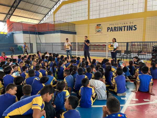 Palestras sobre poluição sonora e queimadas levam educação ambiental para alunos da escola Irmã Cristine