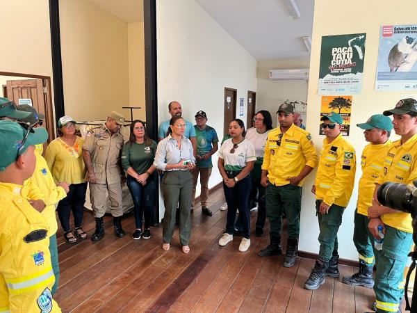 Brigadistas do PrevFogo chegam a Parintins para reforçar o combate aos incêndios florestais 
