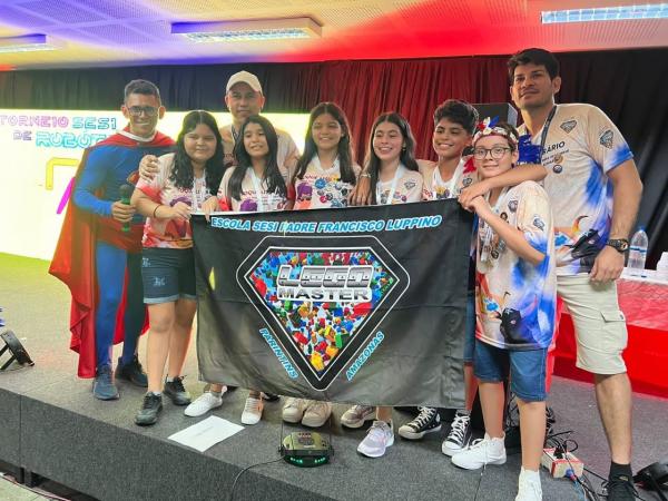 Parintins conquista 2º lugar no torneio regional SESI de robótica