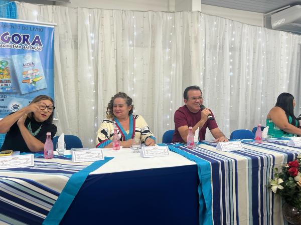 Massilon prestigia lançamento do Livro “Ágora: Protagonismo em Ação”, na Escola Brandão de Amorim