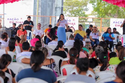 Ação Itinerante da deputada Mayra Dias leva serviços essenciais aos bairros de Parintins