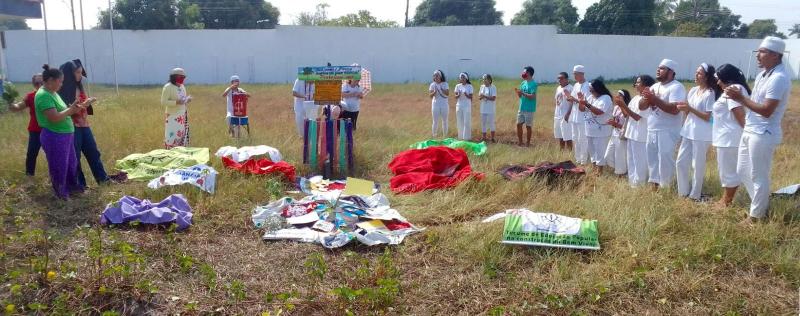 Contra a Violência: Em ato simbólico ativistas afirmam que Mãe Terra e Mulheres são UNAS