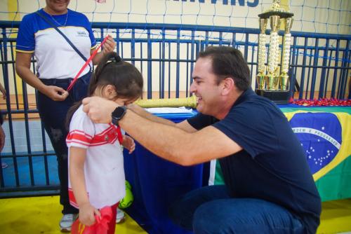 Mateus Assayag reafirma compromisso com a educação inclusiva em evento esportivo da rede municipal de ensino