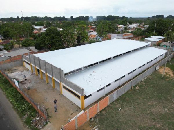 Prefeitura avança na construção de escola com 12 salas de aula no bairro Paulo Corrêa