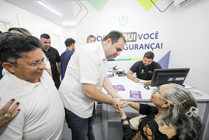 Governador em exercício, Roberto Cidade, entrega Centro de Proteção do Idoso revitalizado no bairro Parque 10