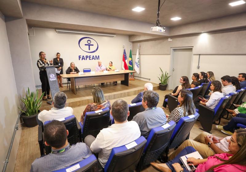 Fapeam e Sedecti assinam Termo de Cooperação Técnica para a implantação do Programa Dados Abertos na secretaria