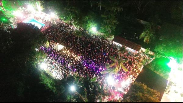 Tradicional Baile do Hawaii agita o sábado gordo de carnaval em Parintins