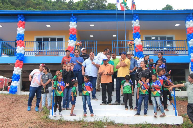 'Mais dignidade aos estudantes', afirma Alex Garcia ao participar de inauguração de nova escola na Serra da Valéria