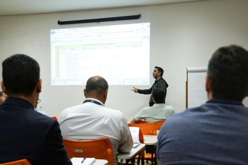 Servidores do TCE-AM planejam ações para cumprir metas de desempenho dos Tribunais de Contas