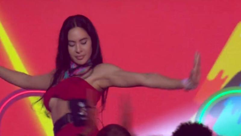 Pela 2ª vez no BBB 24, Isabelle dança toada do Boi Garantido em sua homenagem