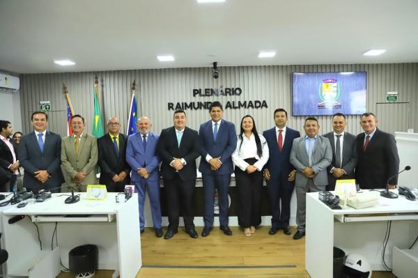 Câmara de Parintins inicia sessões legislativas de 2024 com leitura da mensagem anual do Poder Executivo