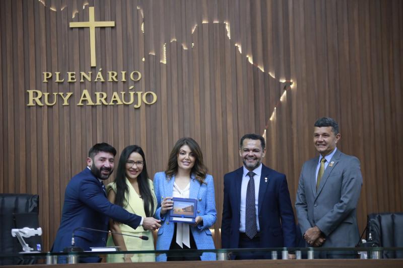 Especialistas da SES-AM são homenageados na ALEAM em alusão ao Dia do Dermatologista