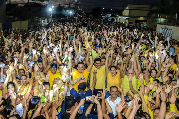 Mateus Assayag mostra força e multidão no lançamento de pré-candidatura a prefeito de Parintins