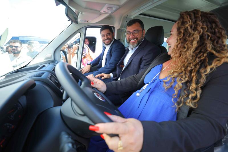 Ensino da UEA no interior é fortalecido com entrega histórica de veículos e equipamentos