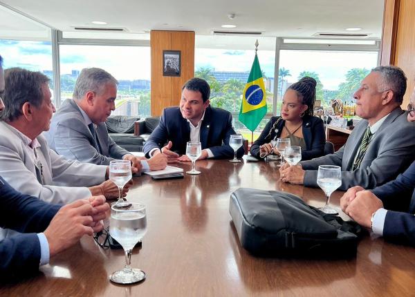 Após articulação de Saullo Vianna, Lula anuncia novos institutos federais em Santo Antônio do Içá e Manicoré