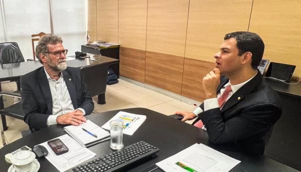 Saullo Vianna mobiliza Defesa Civil Nacional por agilidade no socorro às vítimas da cheia no Amazonas Saullo Vianna mobiliza Defesa Civil Nacional por agilidade no socorro às vítimas da cheia no Amazonas