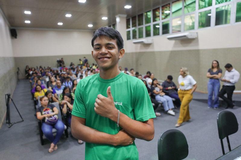 ‘Com essa habilitação, vou conseguir mais oportunidades de trabalho’, diz jovem contemplado com a CNH Social