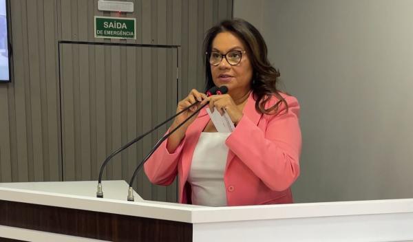 Márcia Baranda pede agilidade para aprovação do Programa Ouvidoria nas Escolas