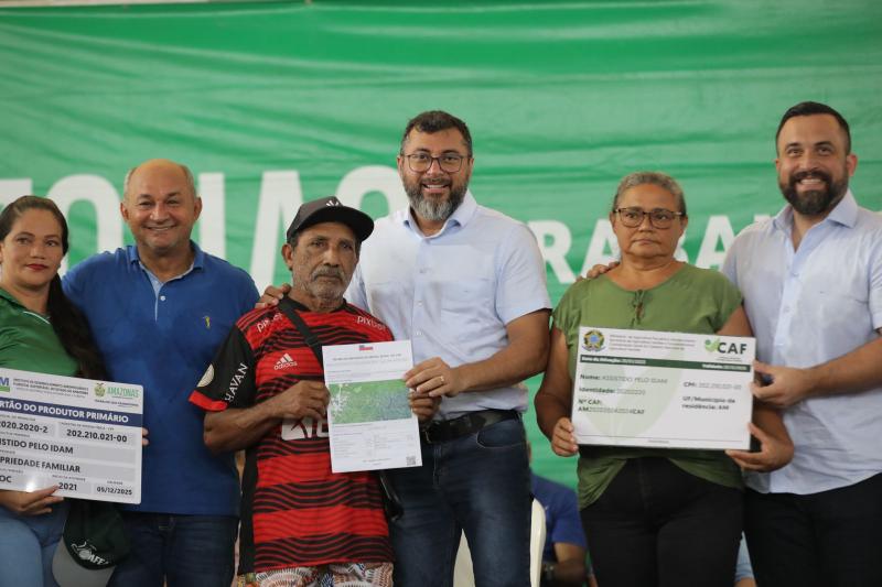 Em Novo Airão, Governo fortalece setor primário com linhas de crédito, implementos agrícolas e mudas