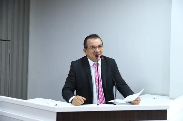 Massilon participa de sessão especial em homenagem ao Dia das Mães Massilon participa de sessão especial em homenagem ao Dia das Mães