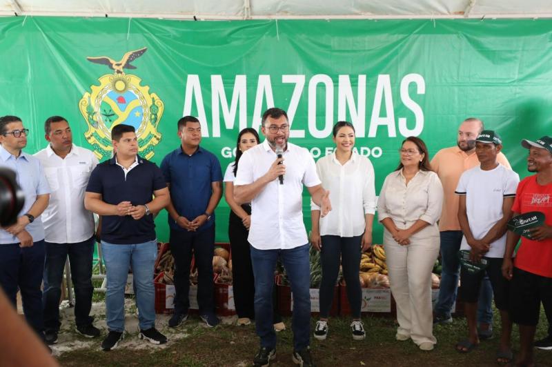 Governo do Amazonas beneficia produtores rurais com R$ 355,9 mil em crédito e mais de 400 documentos
