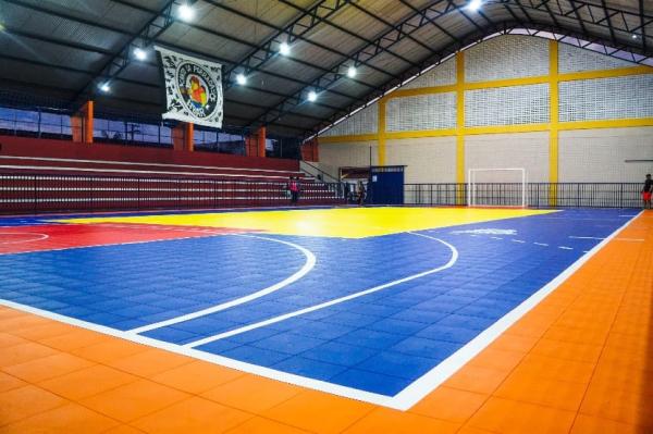 Ginásio Seo Jovem recebe piso modular indoor