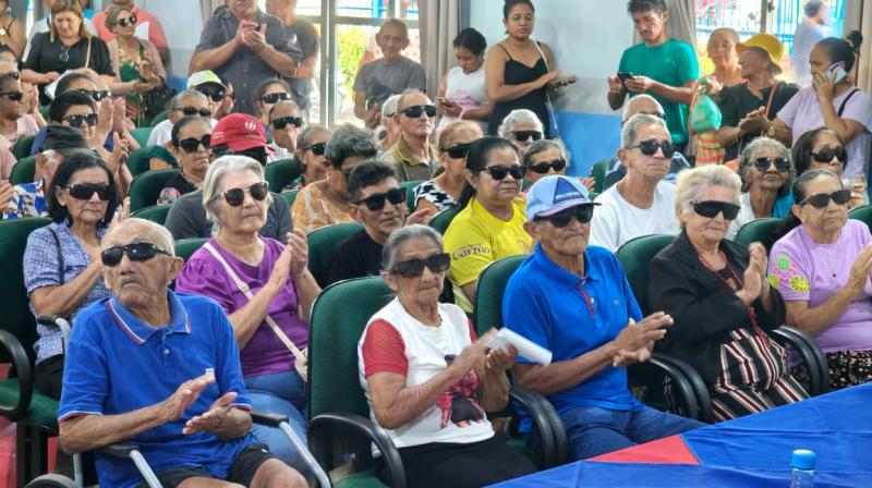 Pacientes se emocionam em ter visão restaurada após jornada oftalmológica em Parintins