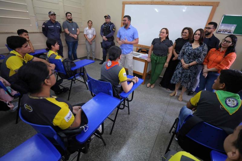 Wilson Lima destaca mais de 460 escolas revitalizadas na rede pública estadual desde 2019