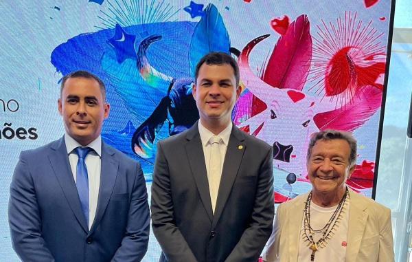 Com articulação de Saullo Vianna, Ministério do Turismo, Correios e Petrobras investem R$ 12 milhões no Festival de Parintins