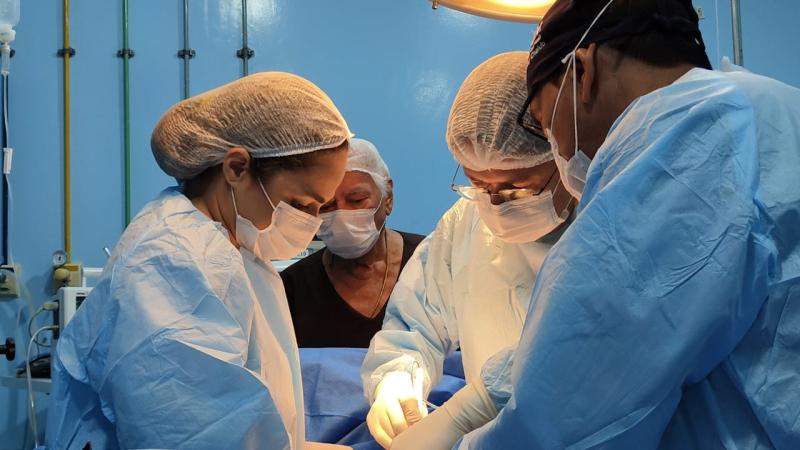 Em Parintins, durante jornada ginecológica, médicos retiram tumor de quase 3 kg de adolescente de 13 anos