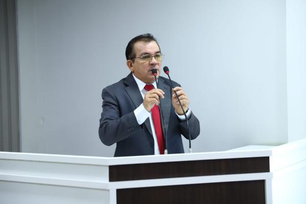 Massilon cobra manutenção e reforma na Estação da Cidadania no Bairro da União Massilon cobra manutenção e reforma na Estação da Cidadania no Bairro da União