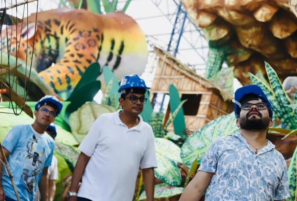 Durante visita ao Galpão do Caprichoso, secretário Marcos Apolo elogia artistas: 'Parabéns pelo trabalho extraordinário' Durante visita ao Galpão do Caprichoso, secretário Marcos Apolo elogia artistas: 'Parabéns pelo trabalho extraordinário'