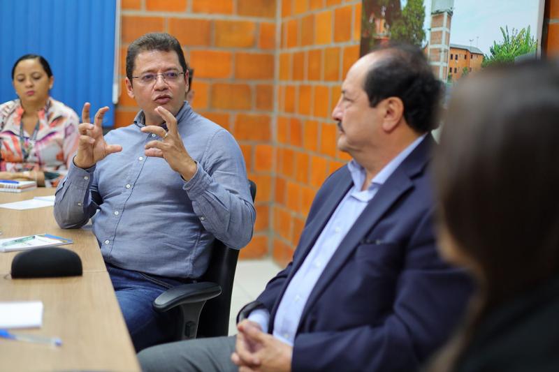 Governo, BID e Funasa discutem projeto piloto de saneamento básico para atender comunidades rurais do estado